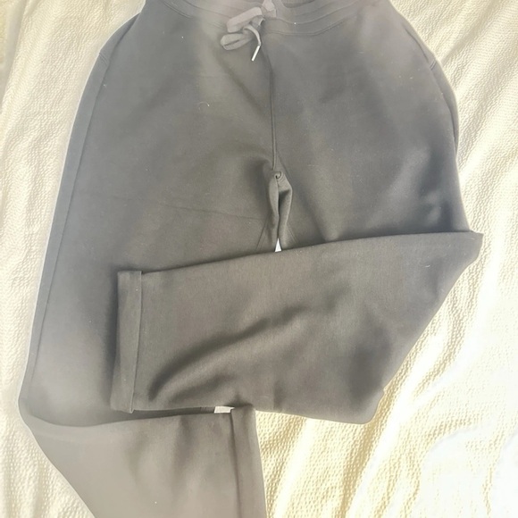 Spanx Pants Womens XL AirEssentials Spacer Tapered Leg Black Sweatpants Relax - Picture 2 of 4